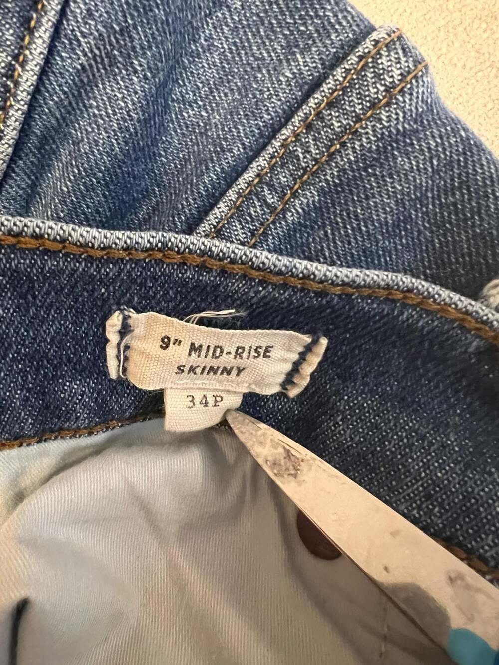 Madewell Mid Rise Skinny 34P - Picture 3 of 13